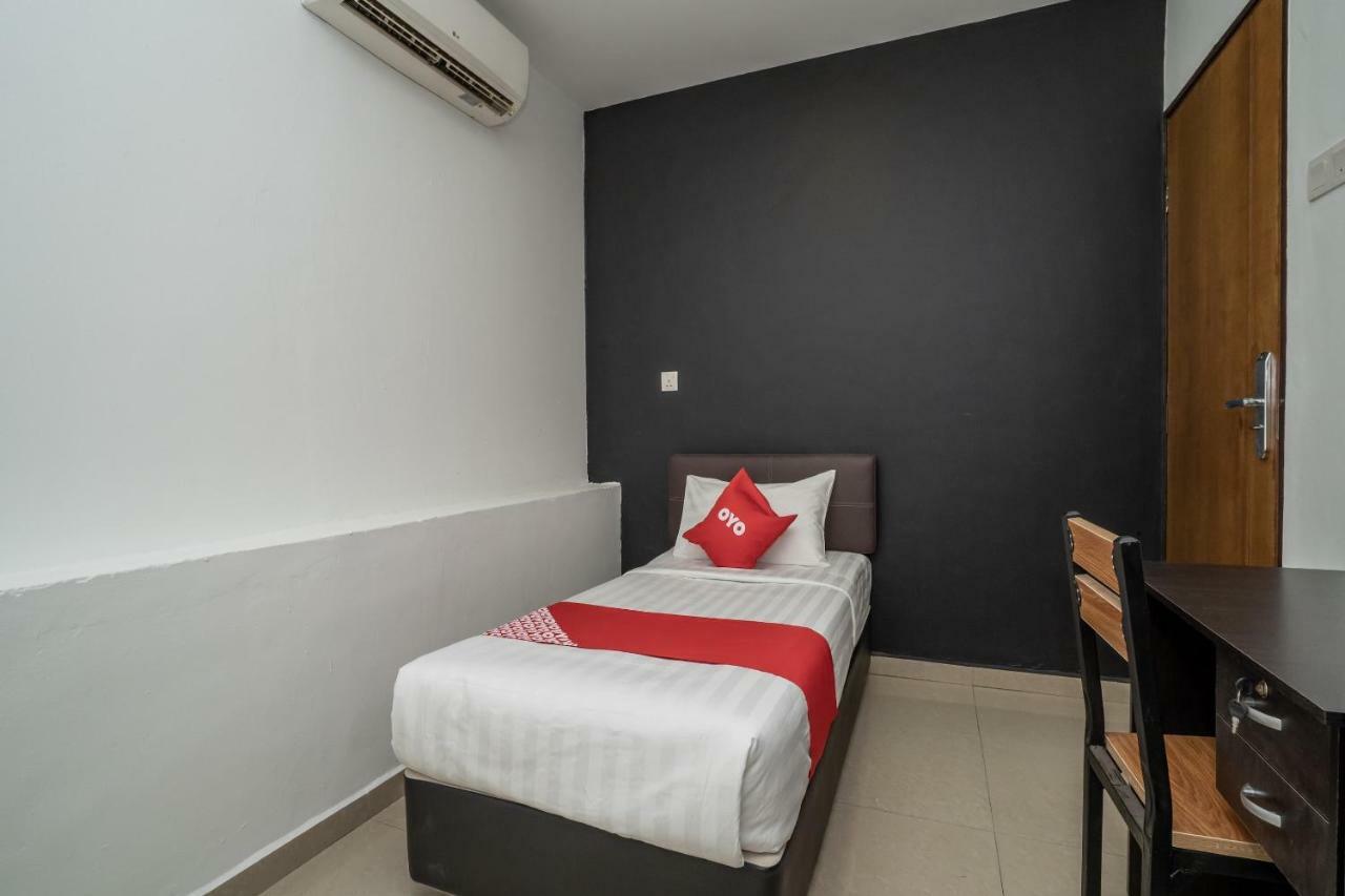 Oyo 1167 Rest And Go Hotel Klang Dış mekan fotoğraf